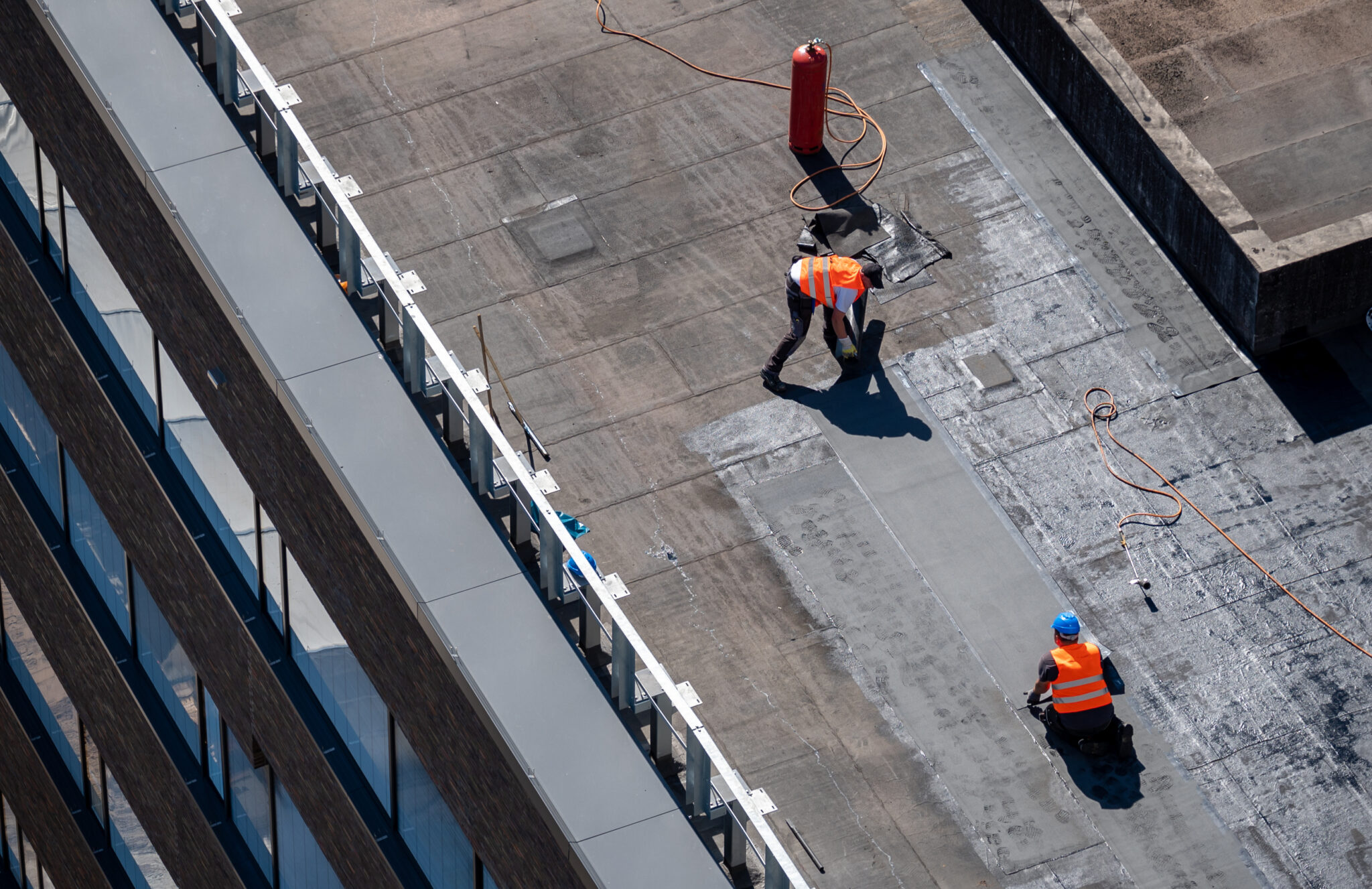 COMMERCIAL ROOF REPAIR